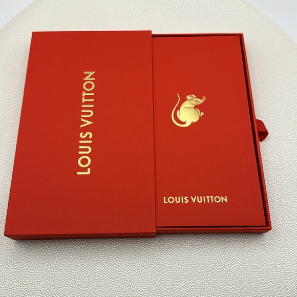 Louis Vuitton Red Envelopes in Box - Picture 2 of 9